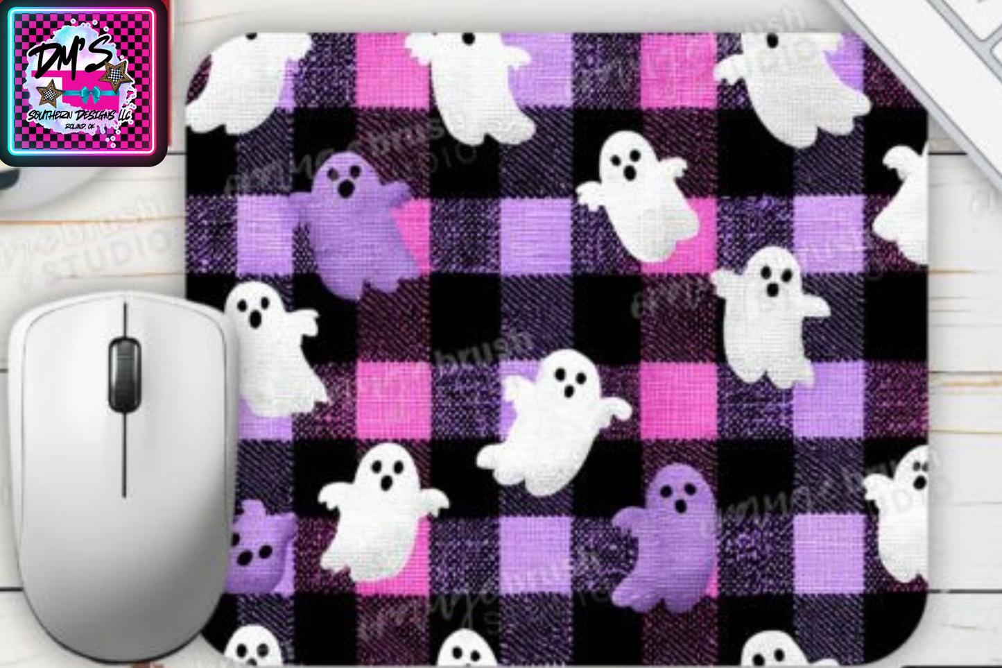 CHECKERED GHOST Mouse Pad